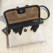Load image into Gallery viewer, Leather &amp; Hide Crossbody