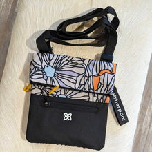 Load image into Gallery viewer, Sherpani Crossbody Purse