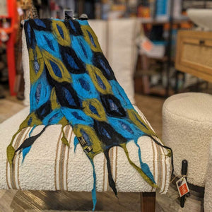 Felt Feather Cool Scarf